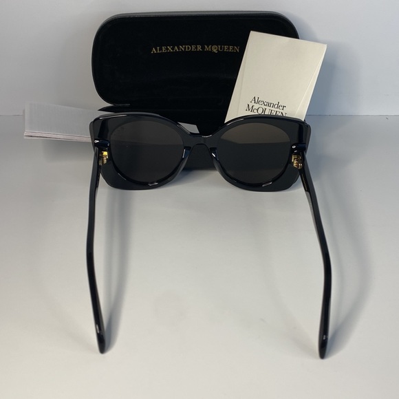 ALEXANDER MCQUEEN AM0250S 001 butterfly sunglass black frame grey smoke lenses. - Picture 8 of 15